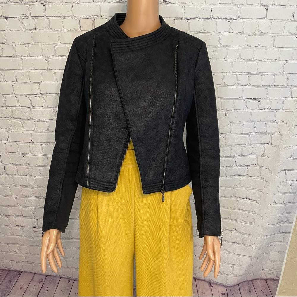 Forever 21 NWOT Black Pleather Jacket w/Zipper size small